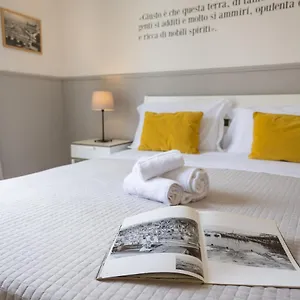 https://casadeire.sicilyhotelsitaly.net