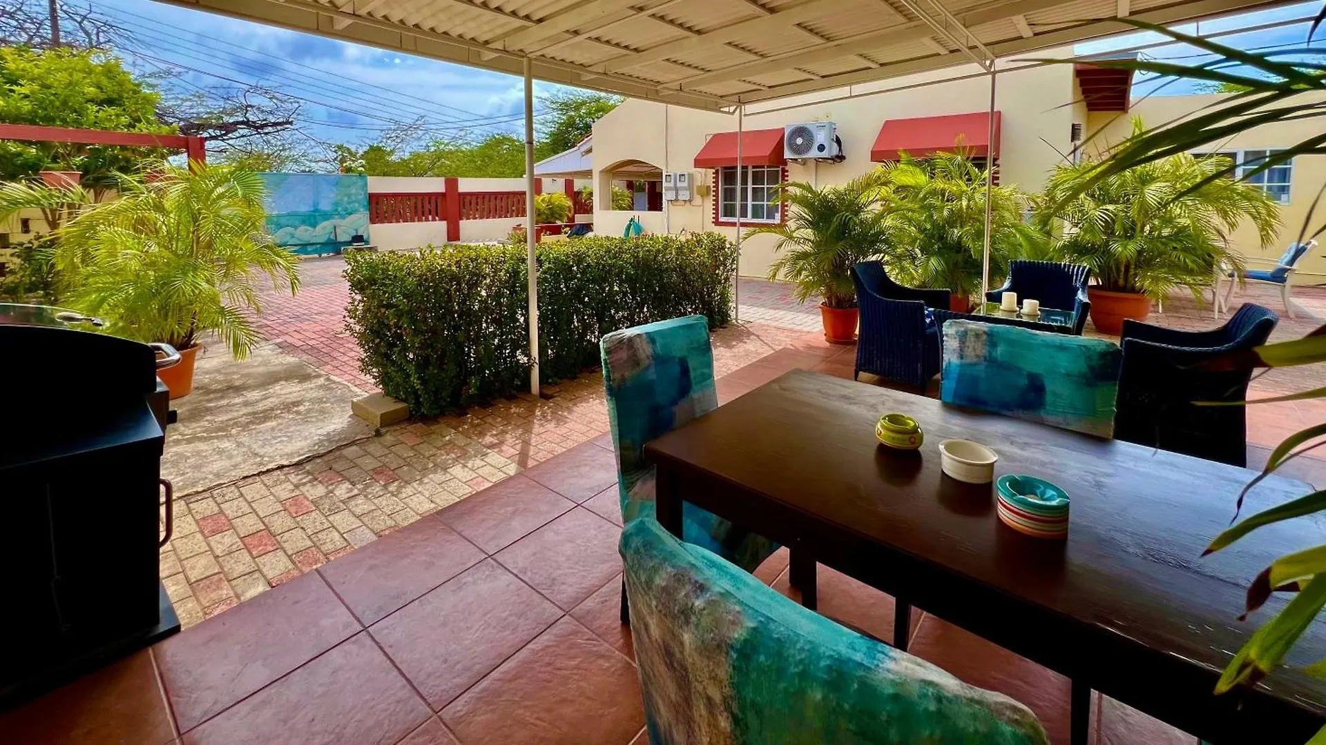 Guest house Bubali Gardens By Kamerlingh Villa Noord
