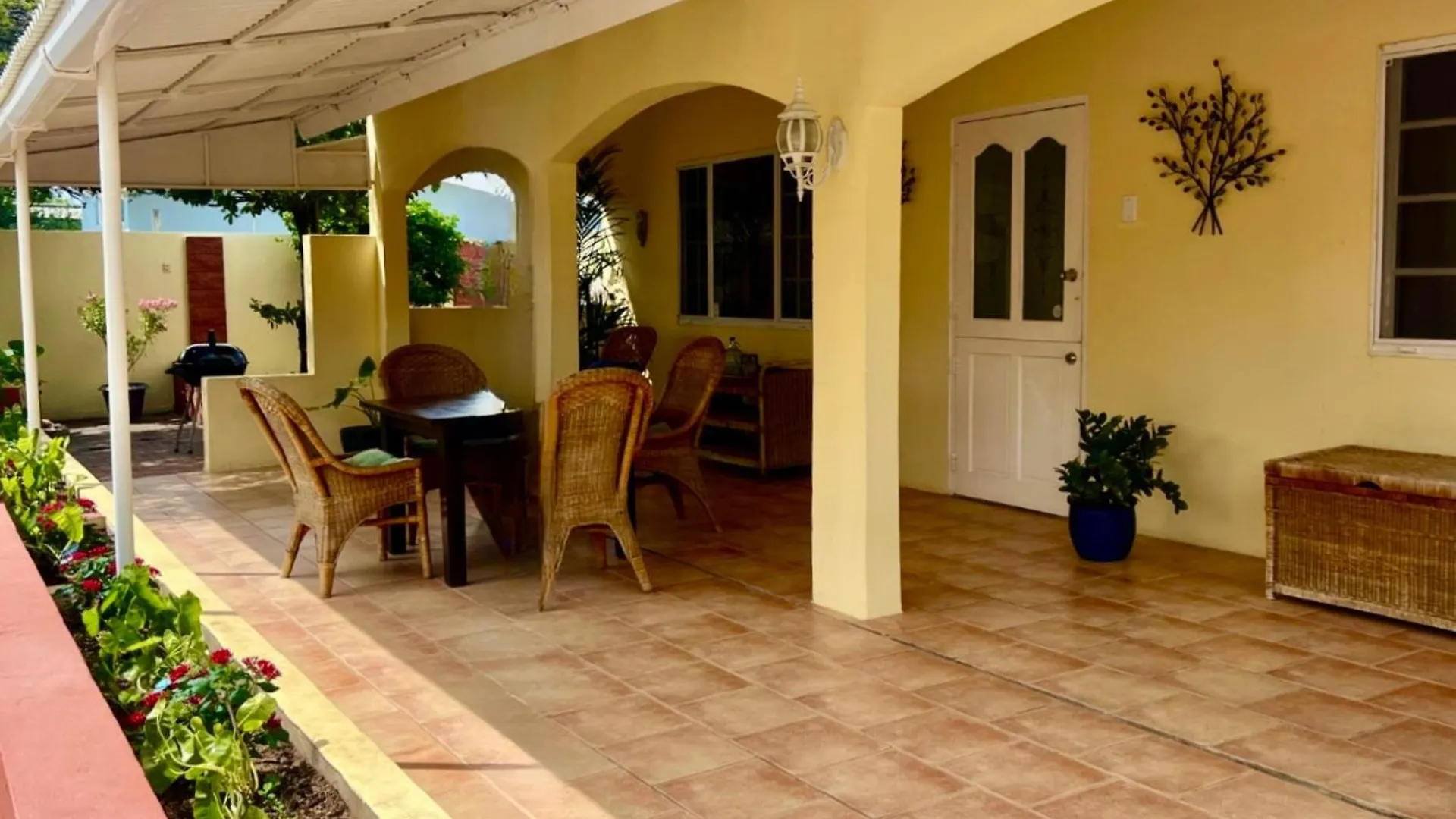 Bubali Gardens By Kamerlingh Villa Noord