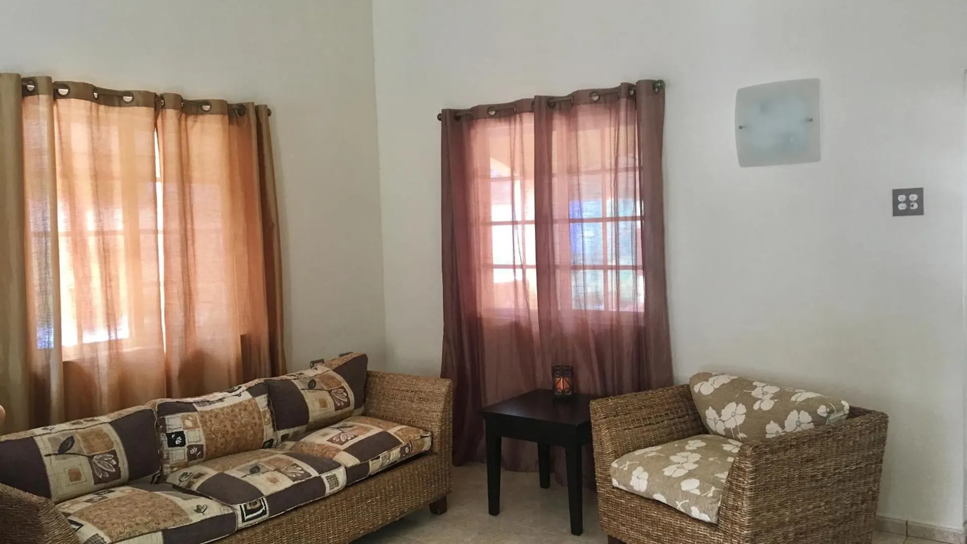 Guest house Bubali Gardens By Kamerlingh Villa Noord