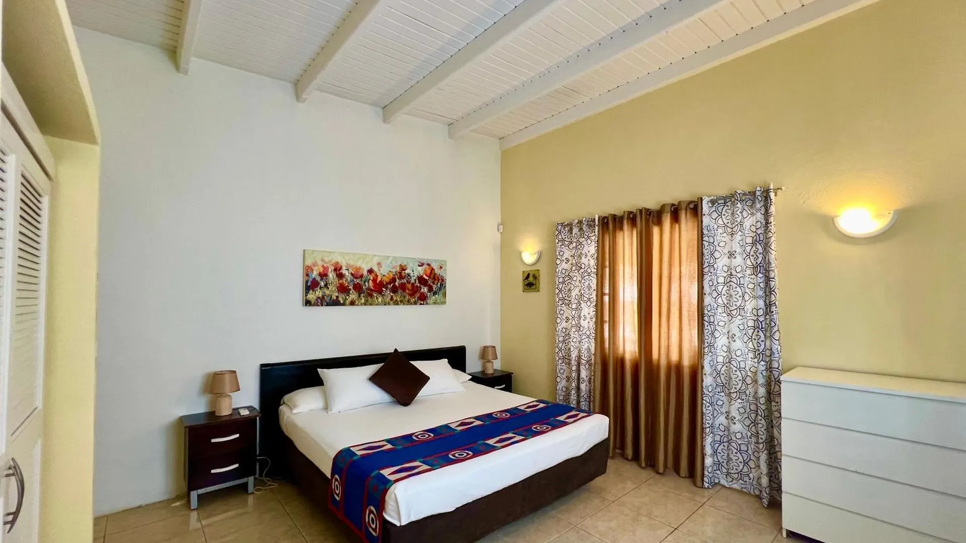 Guest house Bubali Gardens By Kamerlingh Villa Noord