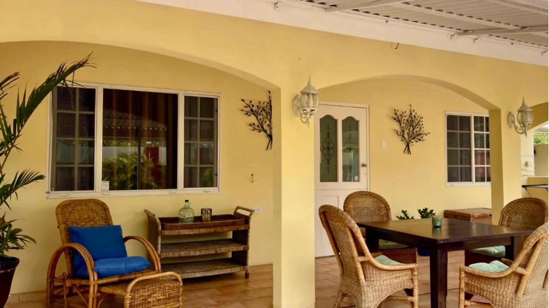 Guest house Bubali Gardens By Kamerlingh Villa Noord Aruba